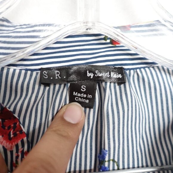 S.R. By Sweet Rain Blouse Top Women's Small Blue/Red Floral long sleeve - Picture 3 of 10